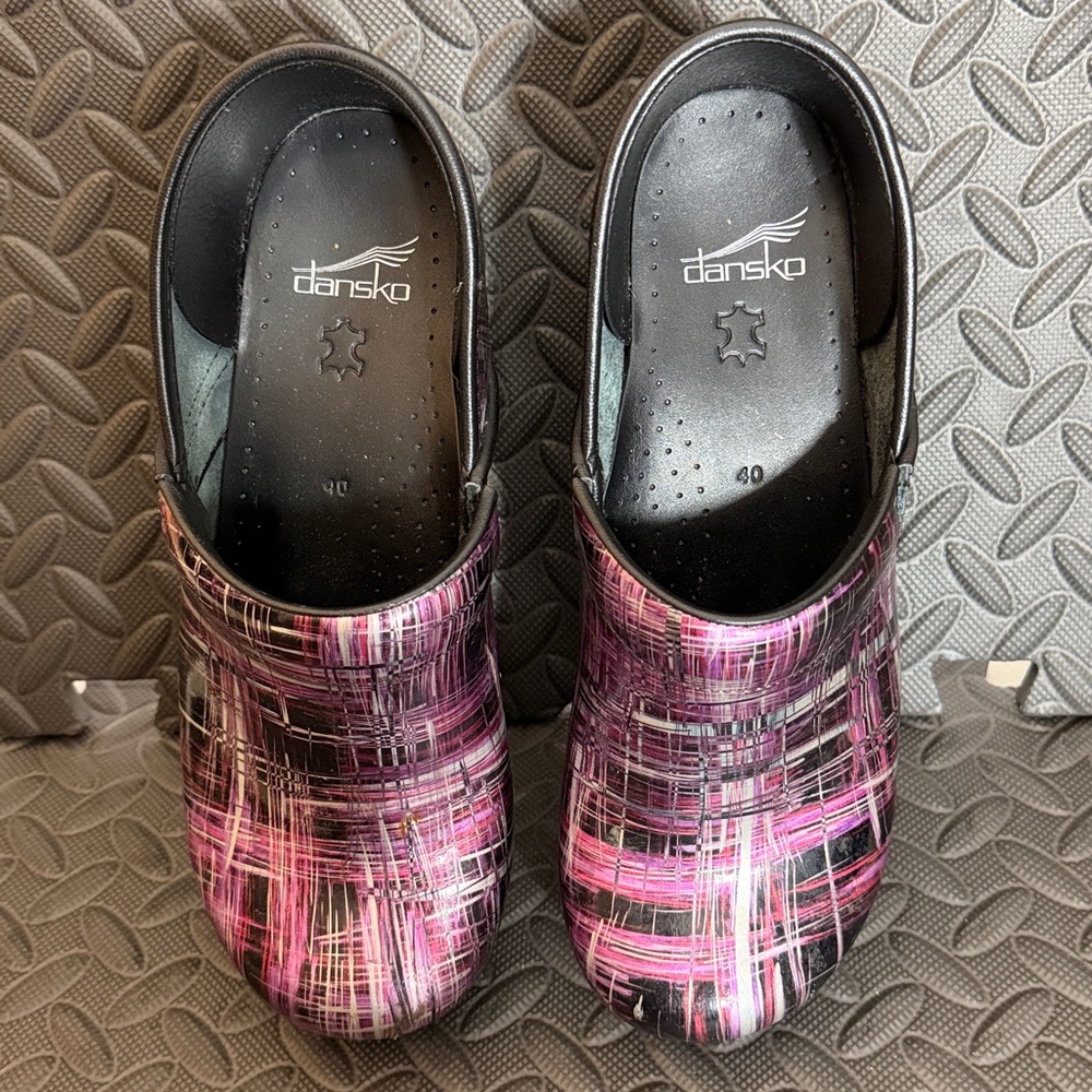 Dansko Clogs Purple Multi Color Crosshatch pattern comfort shoes Women Size 40 - Picture 8 of 8
